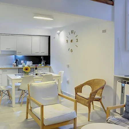 Triplex San Isidoro Seville