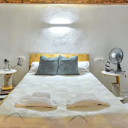 Triplex San Isidoro Sewilla